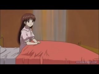 Ładniutka hentai anime dziewczyna onanizuje się i następnie pumped