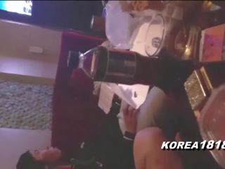 Koreai nerds van tréfa nál nél szoba salon -val szemérmetlen koreai